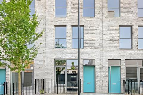 4 bedroom terraced house for sale, Henry Street, London, SE8