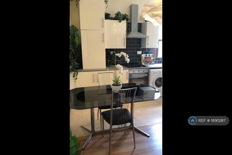2 bedroom flat to rent, Picton Road, Liverpool, L15