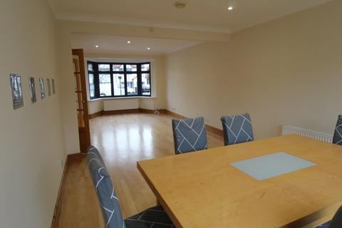 3 bedroom house to rent, The Chase, Edgware, HA8