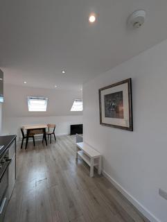1 bedroom flat to rent, Garratt Lane, London SW17