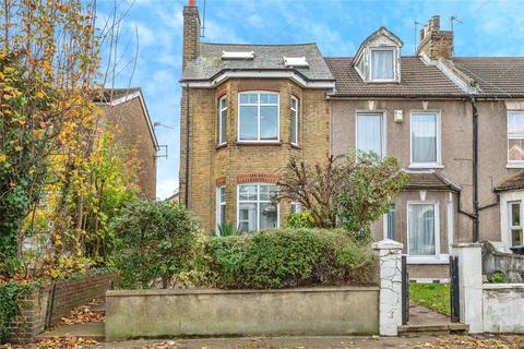5 bedroom end of terrace house for sale, Old Road West, Kent DA11