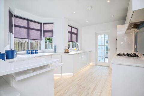 5 bedroom end of terrace house for sale, Old Road West, Kent DA11