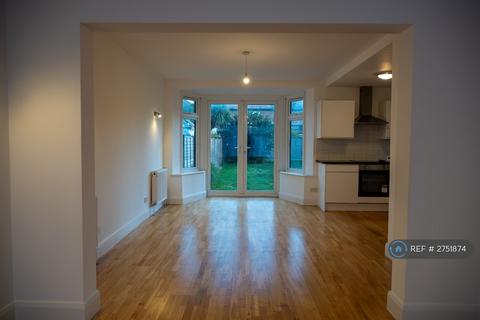3 bedroom semi-detached house to rent, Pennine Drive, London, NW2