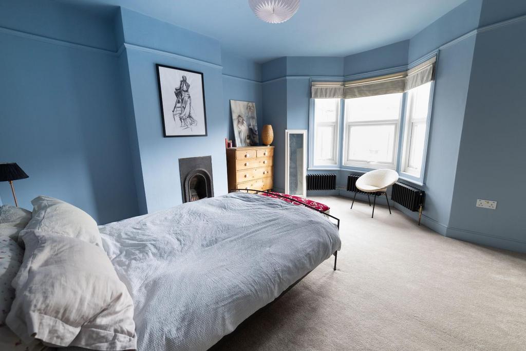 Bedroom (5).jpg