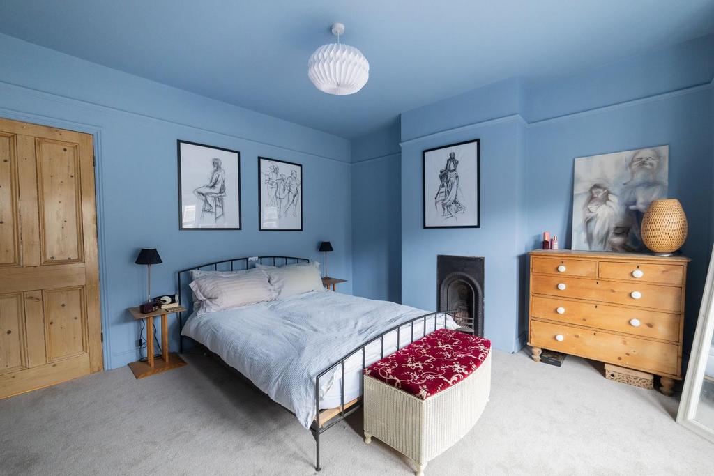 Bedroom (6).jpg