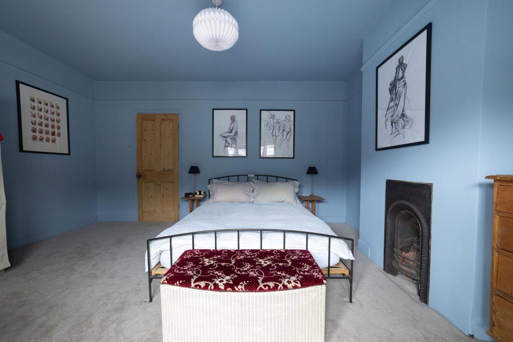 Bedroom (4).jpg
