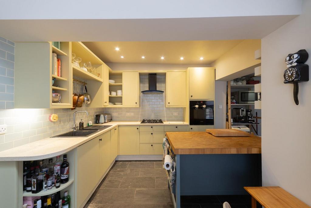 Kitchen (4).jpg