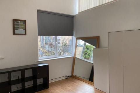 1 bedroom house of multiple occupation to rent, Betsham Street, Manchester M15