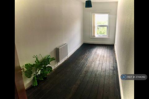 4 bedroom flat to rent, Aigburth Rd, Liverpool, L17