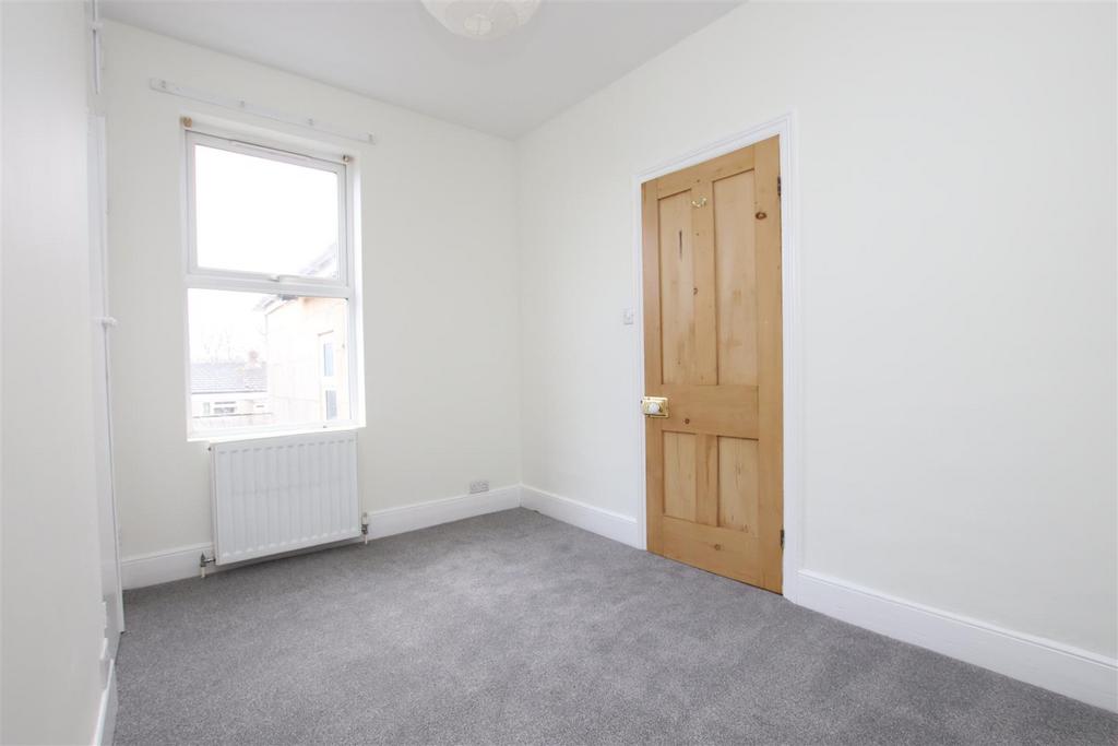 Bedroom two (2).JPG