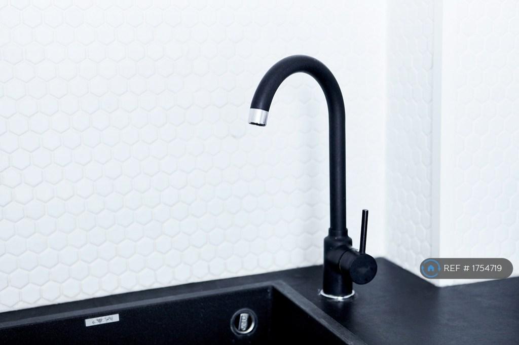 Contemporary Kitchen Fittings And Finishes