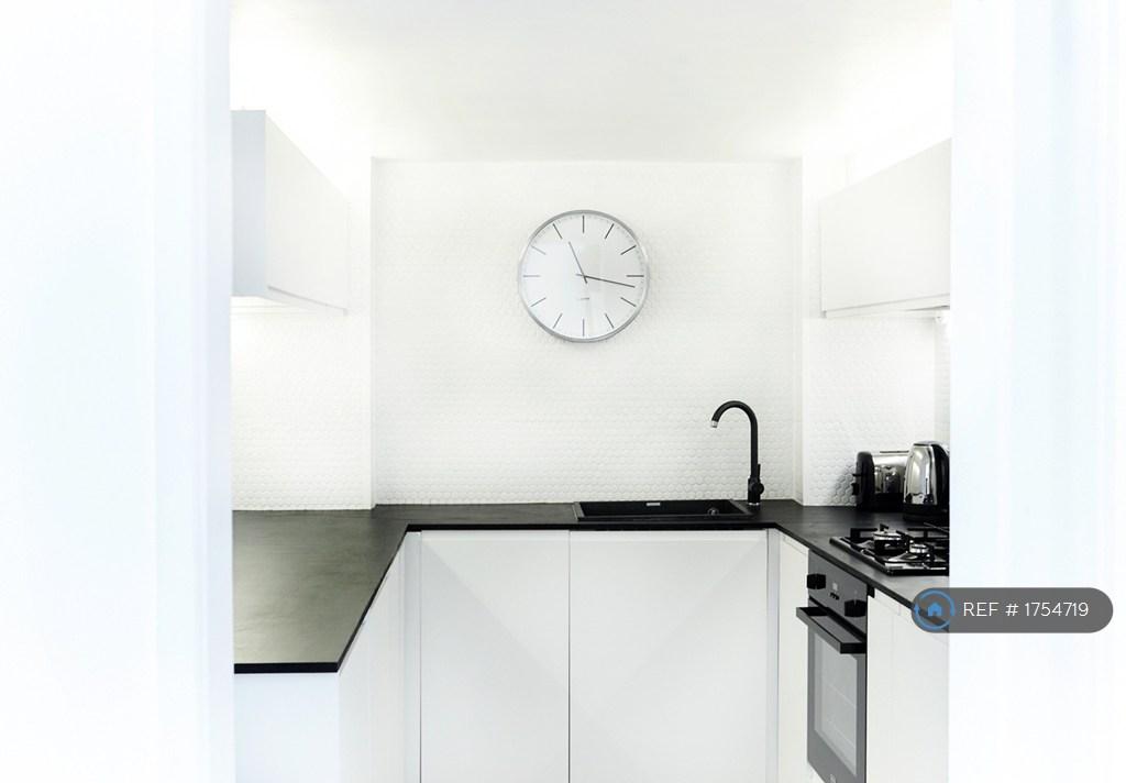 Fully Fitted New Kitchen