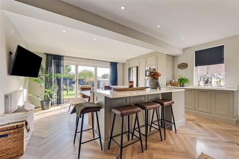 3 bedroom semi-detached house for sale, Marchant Road, Andover