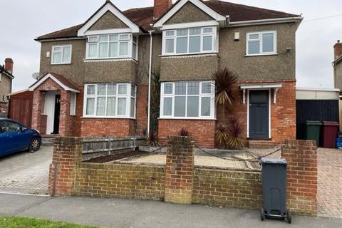 3 bedroom semi-detached house to rent, Bourne Avenue, Reading, Berkshire,