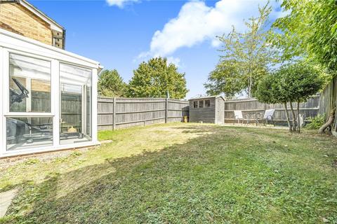 3 bedroom detached house to rent, 4 Kerria Way, Woking GU24