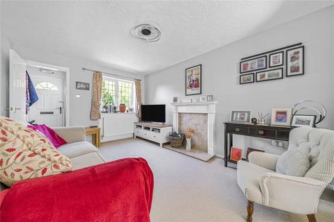 3 bedroom detached house to rent, 4 Kerria Way, Woking GU24