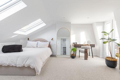 3 bedroom flat for sale, Bodmin Street, Earlsfield, London, SW18