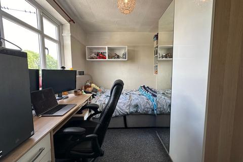 2 bedroom flat for sale, Whitchurch Lane, Edgware, HA8