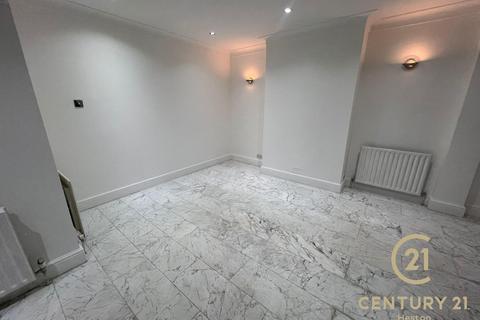 5 bedroom semi-detached house to rent, Fordbridge Road, ASHFORD TW15