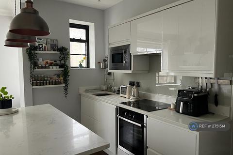 1 bedroom flat to rent, Haverstock Hill, London, NW3