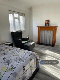 3 bedroom flat to rent, Bronti Close, London, SE17