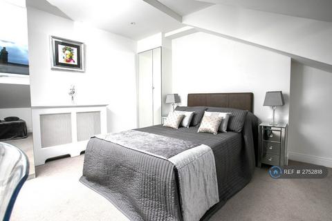 2 bedroom flat to rent, Richmond Hill, Richmond, Surrey, TW10