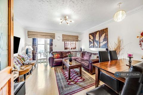 2 bedroom semi-detached house to rent, Exeter Road, London, E17