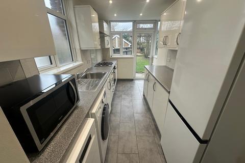 3 bedroom terraced house to rent, Clarendon Road, Ealing, London