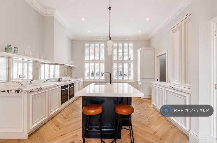 Shared Kitchen/ Lounge Area
