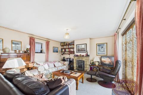 3 bedroom end of terrace house for sale, Lucas Lane, Hackleton, NN7 2BZ