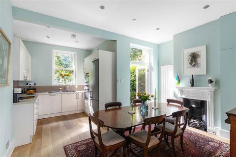 2 bedroom flat for sale, Riverview Gardens, London SW13