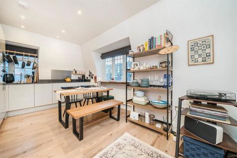 2 bedroom flat for sale, Barton Road, London W14