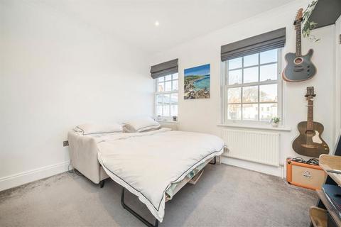 2 bedroom flat for sale, Barton Road, London W14