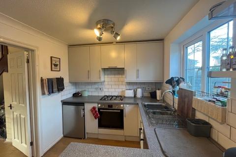 2 bedroom semi-detached house to rent, The Bartletts, Hamble