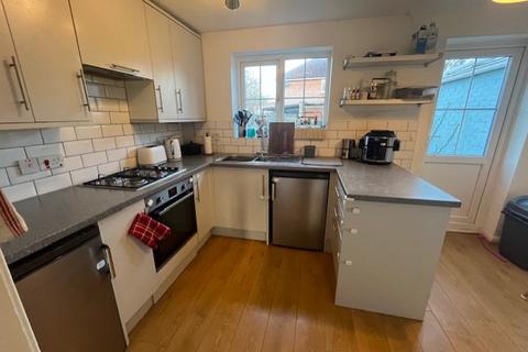 2 bedroom semi-detached house to rent, The Bartletts, Hamble