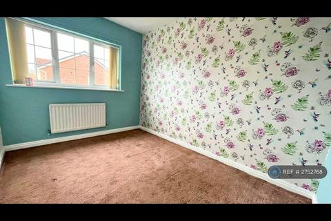 2 bedroom semi-detached house to rent, North Royds Wood, Barnsley, S71