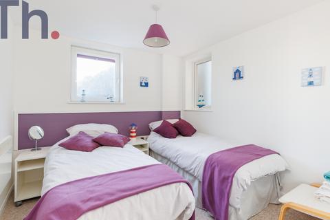3 bedroom flat for sale, Sandbanks, Sandown PO36