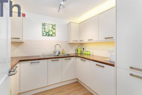 3 bedroom flat for sale, Sandbanks, Sandown PO36