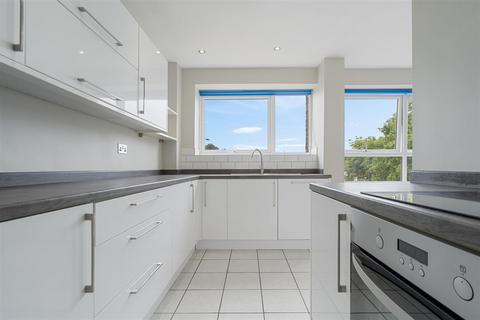 1 bedroom flat for sale, Chase Side, London N14