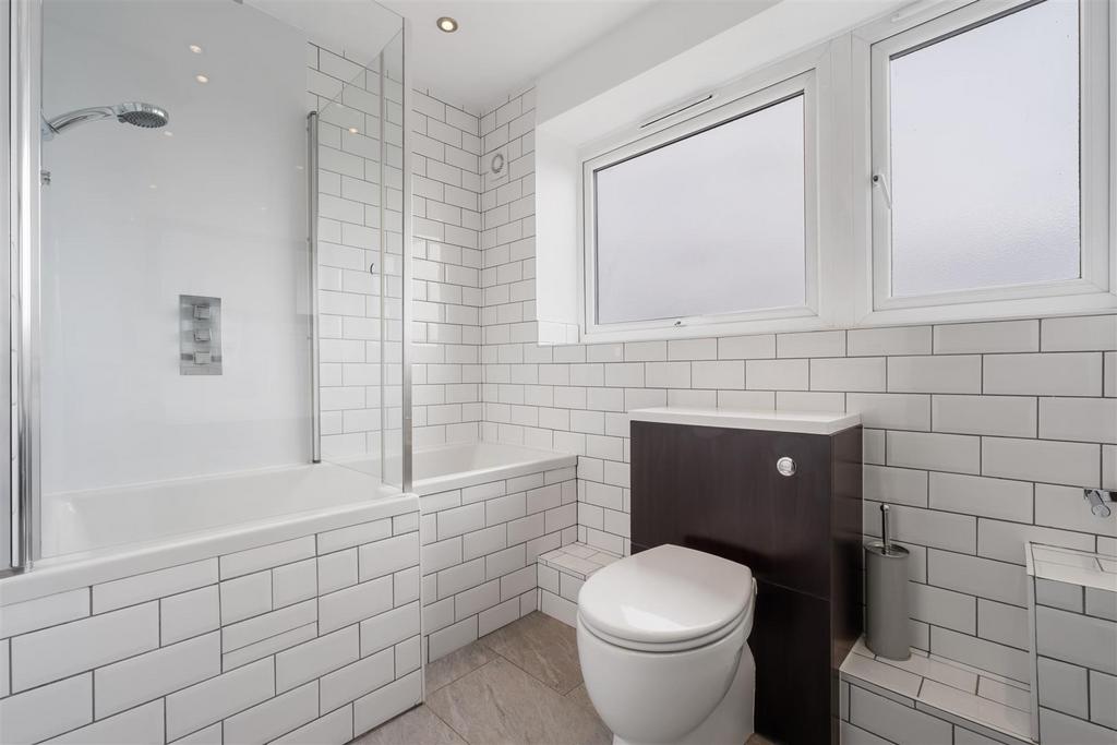 17 Heathdene, Chase Side N14 5 HU-3.jpg