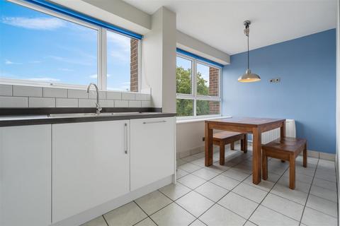 1 bedroom flat for sale, Chase Side, London N14