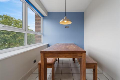 1 bedroom flat for sale, Chase Side, London N14