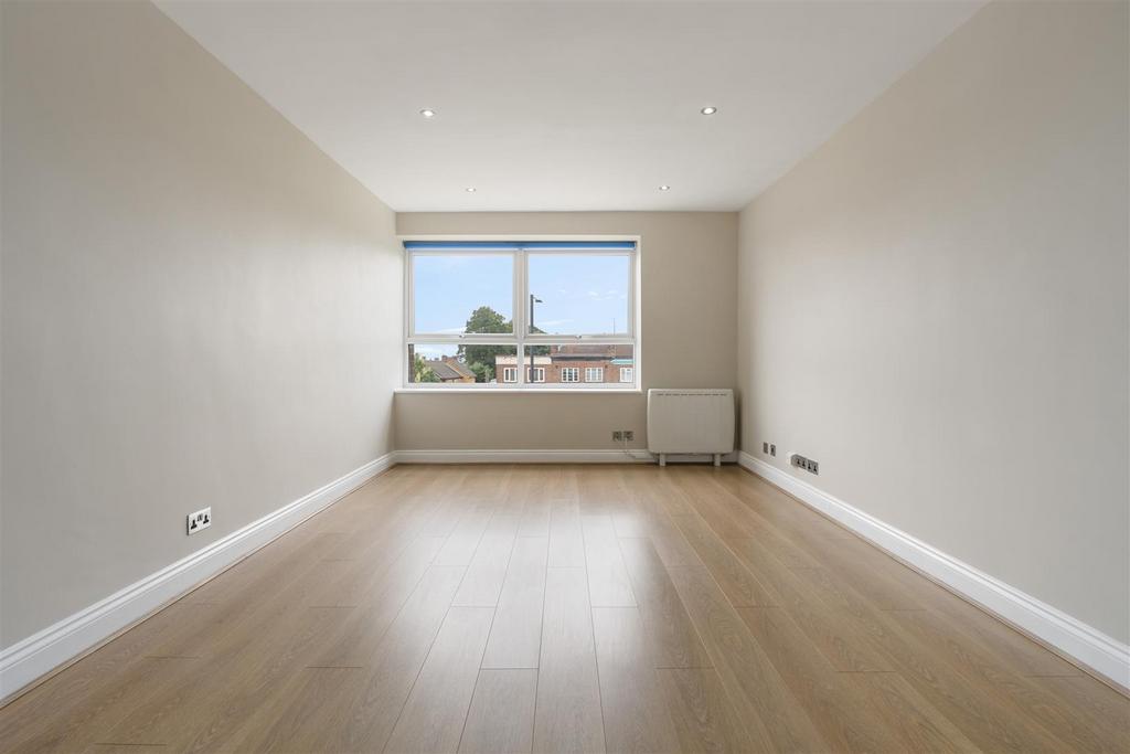 17 Heathdene, Chase Side N14 5 HU-7.jpg