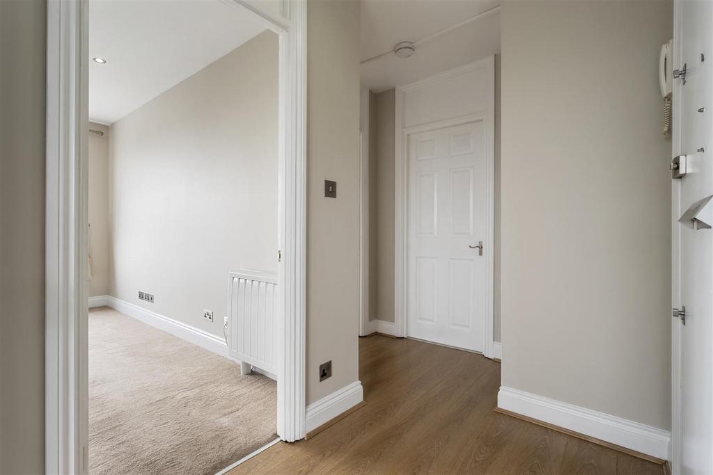 17 Heathdene, Chase Side N14 5 HU-4.jpg