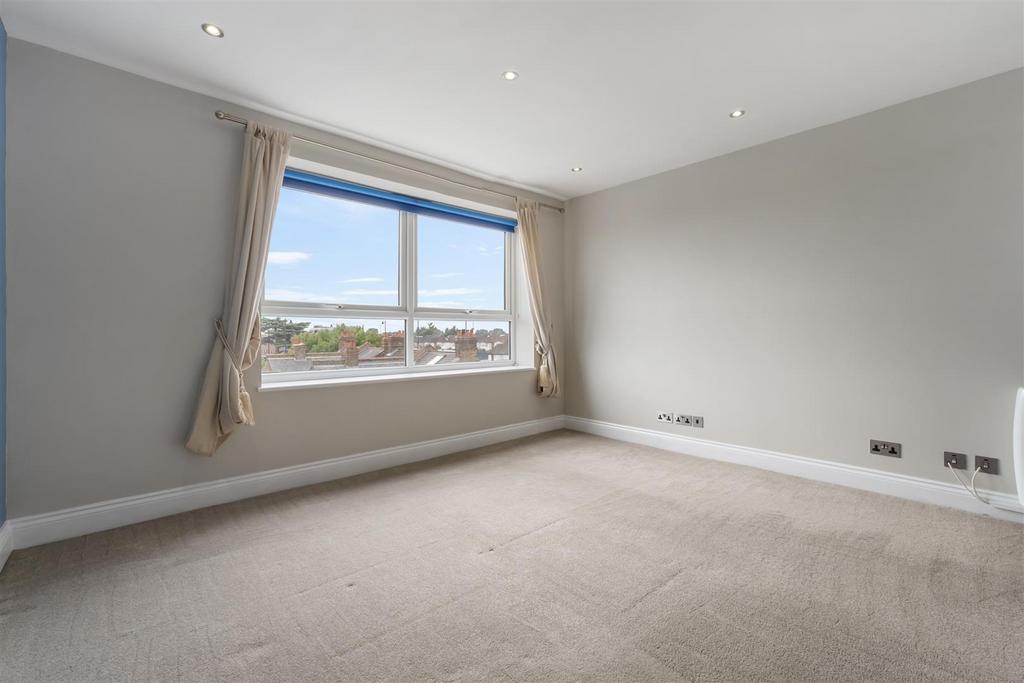 17 Heathdene, Chase Side N14 5 HU-2.jpg