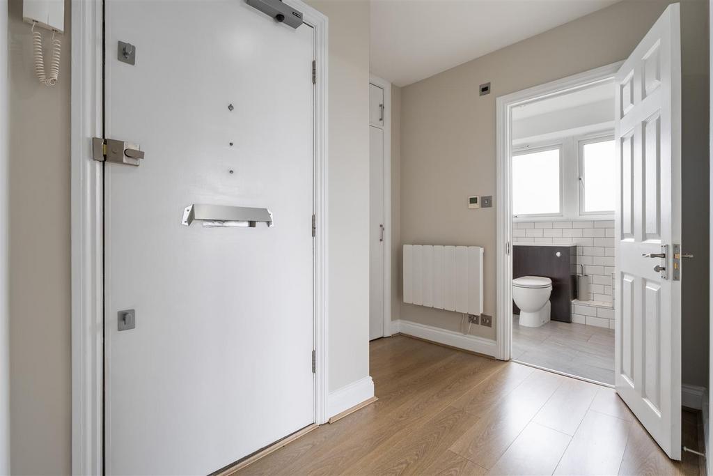 17 Heathdene, Chase Side N14 5 HU-5.jpg