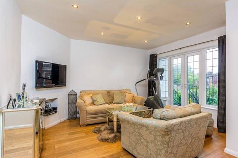 2 bedroom flat to rent, Fairlawn Grove, Chiswick, London, W4