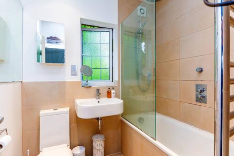2 bedroom flat to rent, Fairlawn Grove, Chiswick, London, W4