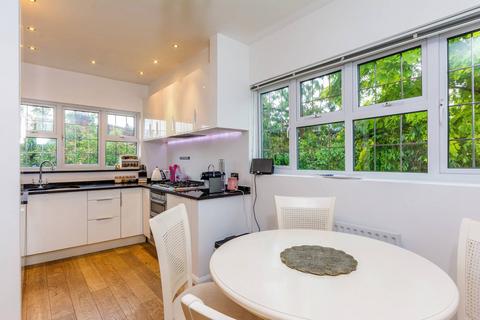 2 bedroom flat to rent, Fairlawn Grove, Chiswick, London, W4