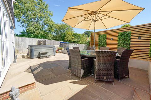 4 bedroom detached house for sale, Beauharrow Road, St. Leonards-on-sea
